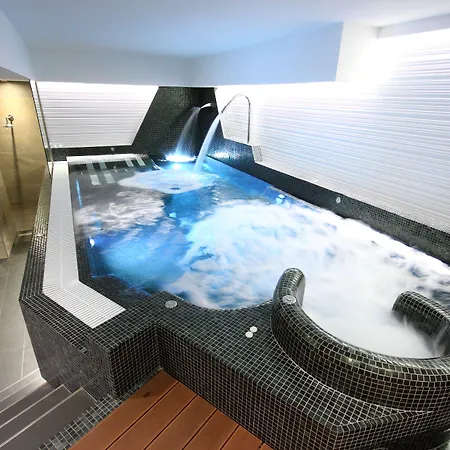 那宁海滩spa酒店 3* 桑亨霍